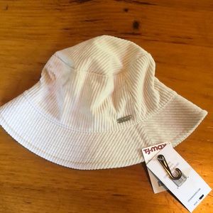 Off white corduroy bucket hat!